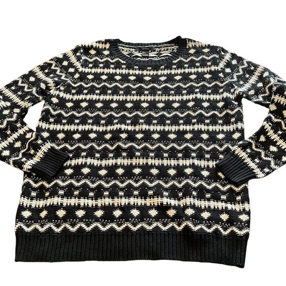 Forever 21 Black & White Geometric Print Oversized Sweater - Picture 5 of 8